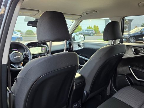 Used 2023 Kia Soul S image 16