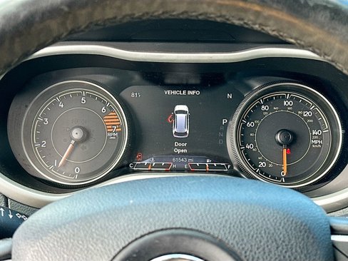Used 2017 Jeep Cherokee Limited image 13