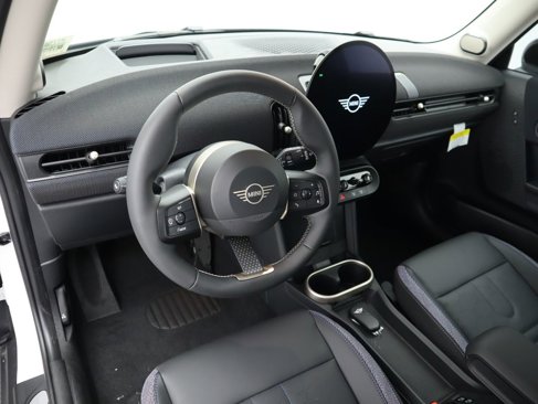 Used 2025 MINI Cooper 2-Door Hardtop image 11