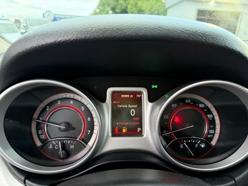 Used 2020 Dodge Journey SE image 21
