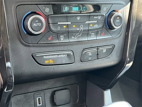 Used 2017 Ford Escape Titanium image 28