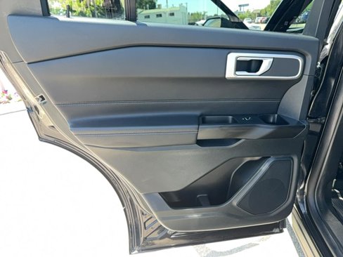 Used 2020 Ford Explorer XLT w/ Equipment Group 202A image 24
