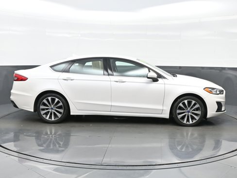 Used 2019 Ford Fusion SE image 7