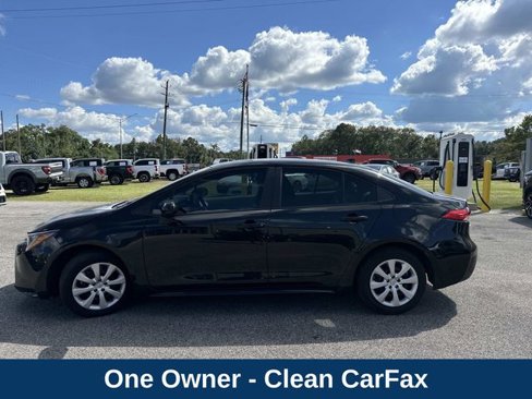 Used 2022 Toyota Corolla LE image 11