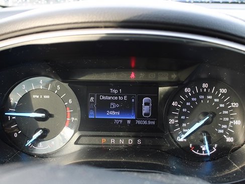 Used 2015 Ford Fusion SE w/ Equipment Group 201A image 9