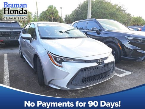 Used 2022 Toyota Corolla LE image 1