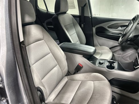 Used 2024 GMC Terrain SLE image 24