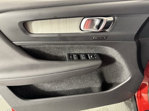 Certified 2024 Volvo XC40 B5 Plus image 15