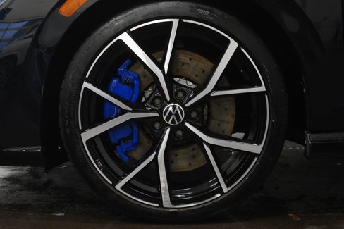 Used 2023 Volkswagen Golf R image 11