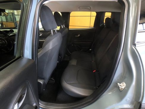Used 2018 Jeep Renegade Altitude image 20