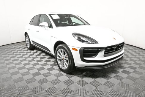 Certified 2025 Porsche Macan image 28