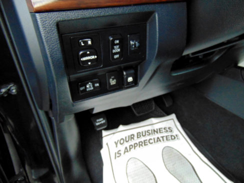 Used 2017 Toyota Tundra Limited w/ Limited Premium Package image 31