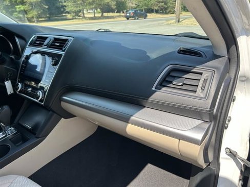 Used 2018 Subaru Outback 2.5i Premium image 34