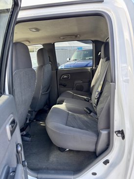 Used 2004 Chevrolet Colorado LS image 17
