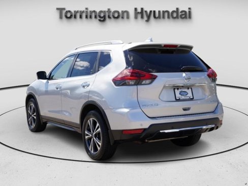 Used 2019 Nissan Rogue SV w/ Sun & Sound Touring Package image 5