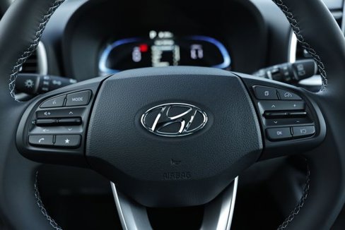 New 2025 Hyundai Venue SEL image 11