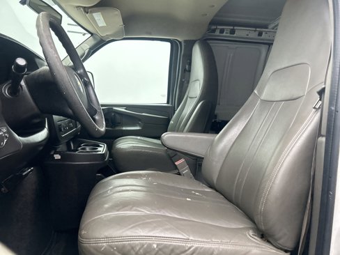 Used 2015 Chevrolet Express 2500 image 11