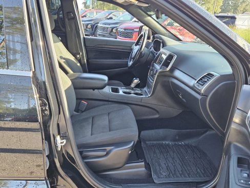 Used 2021 Jeep Grand Cherokee Laredo w/ Security & Convenience Group image 19