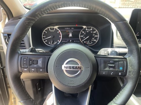 Certified 2021 Nissan Rogue SV image 4