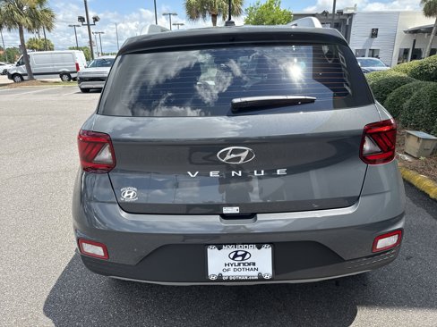 New 2025 Hyundai Venue SEL image 3
