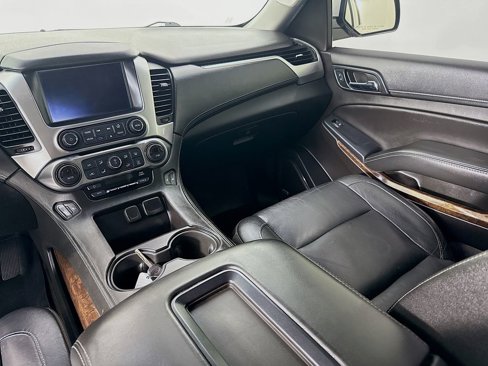 Used 2017 Chevrolet Suburban LT image 24