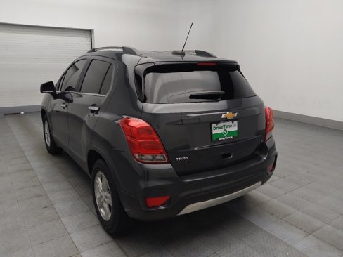 Used 2017 Chevrolet Trax LT w/ LT Convenience Package image 5