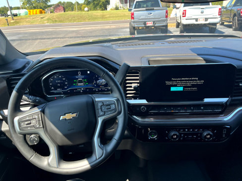 Used 2023 Chevrolet Silverado 1500 LT image 14