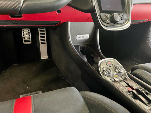 Used 2017 McLaren 570S image 38