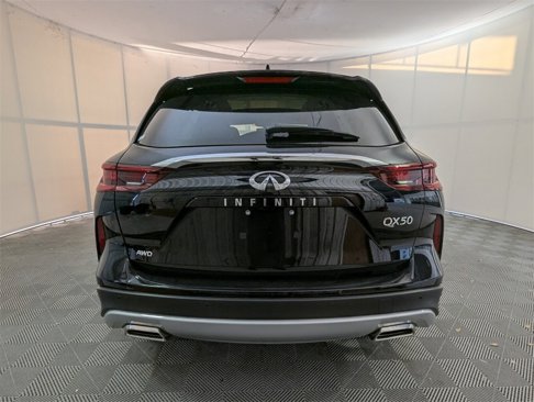 New 2025 INFINITI QX50 Luxe image 9
