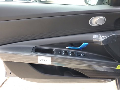 New 2025 Hyundai Elantra Blue image 17