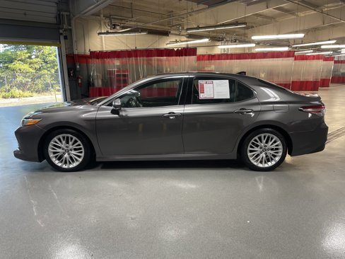 Used 2019 Toyota Camry XLE image 7