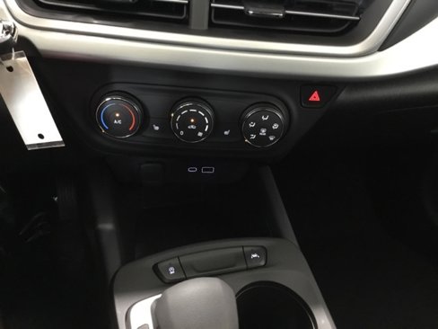New 2025 Chevrolet Trax LS w/ LS Convenience Package image 31
