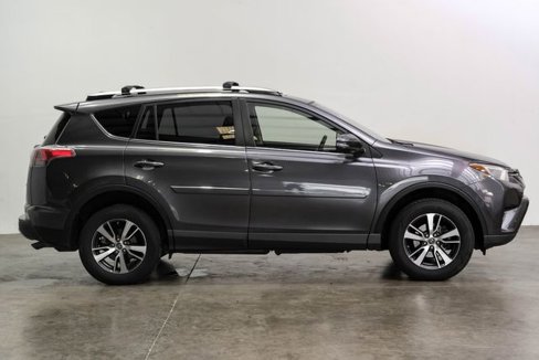 Used 2018 Toyota RAV4 XLE image 12