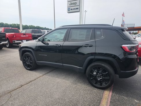 New 2025 Jeep Compass Latitude w/ Altitude Special Edition image 3