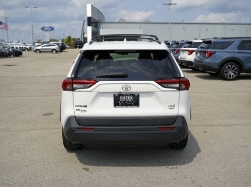 Used 2021 Toyota RAV4 XLE image 6