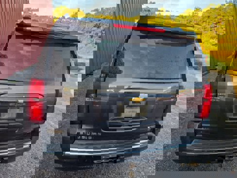 Used 2018 Chevrolet Suburban Premier image 4