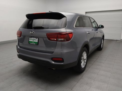 Used 2020 Kia Sorento LX image 9