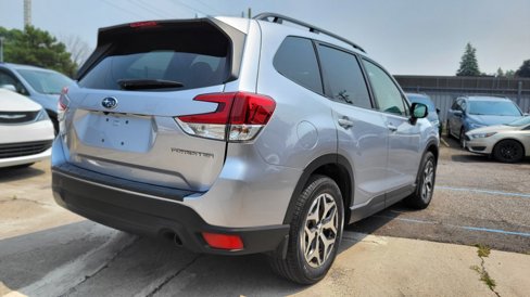 Used 2023 Subaru Forester Premium image 10