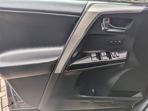 Used 2018 Toyota RAV4 Limited image 26