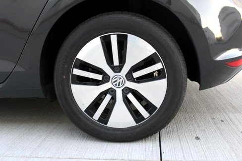 Used 2016 Volkswagen e-Golf SE image 30
