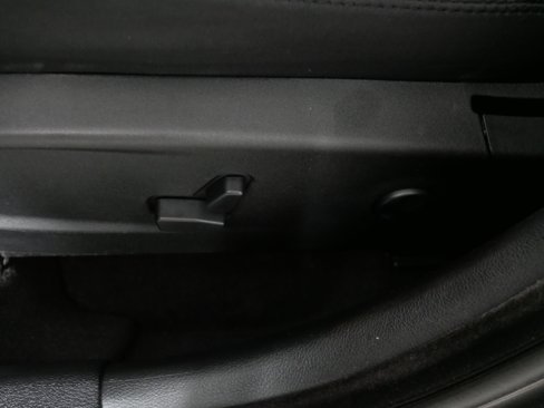 Used 2018 Chrysler 300 Touring image 20