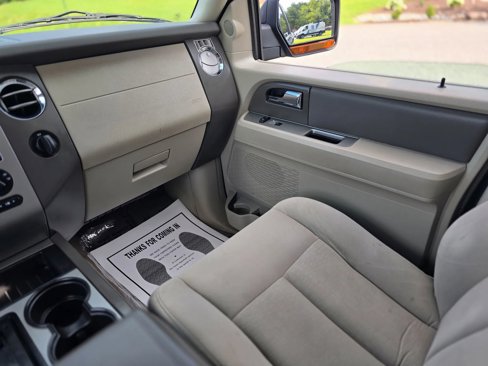 Used 2011 Ford Expedition EL XLT image 18