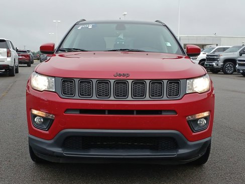Used 2018 Jeep Compass Latitude w/ Popular Equipment Group image 32