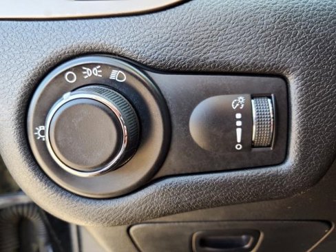 Used 2018 Jeep Cherokee Sport w/ Cold Weather Group image 20