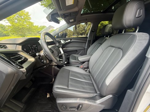 Used 2024 Audi Q4 e-tron Premium Plus image 11