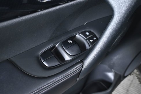 Used 2020 Nissan Rogue SL w/ Premium Package image 25