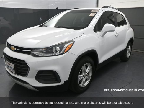Used 2020 Chevrolet Trax LT w/ LT Convenience Package image 4