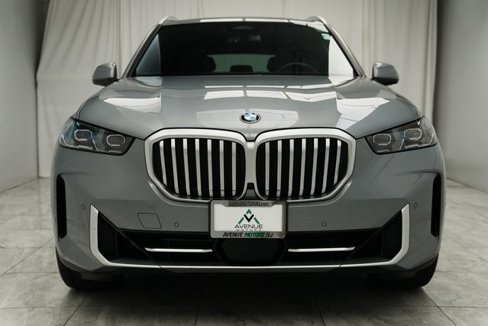 Used 2024 BMW X5 xDrive40i w/ Premium Package image 3