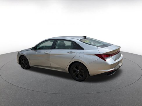 Used 2023 Hyundai Elantra SEL image 9