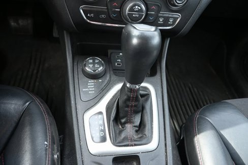 Used 2014 Jeep Cherokee Trailhawk w/ Technology Group image 14